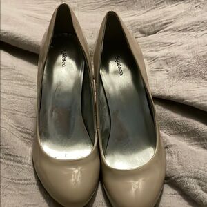 Elegant Beige Pumps